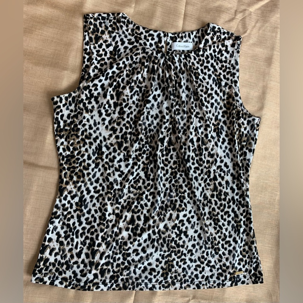 Calvin Klein animal print women’s sleeveless pleat neck blouse top